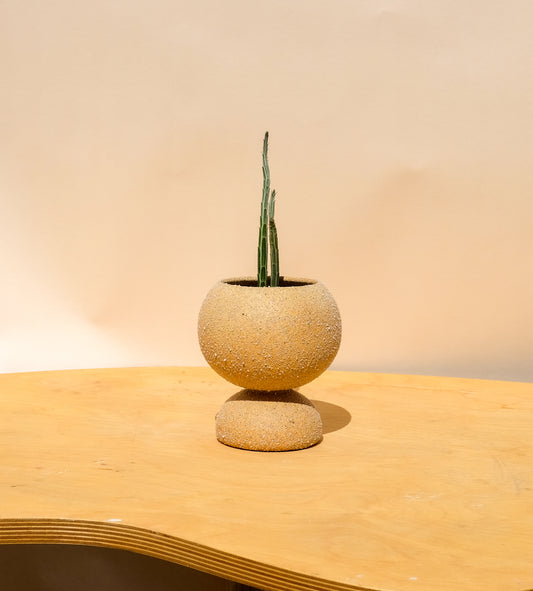 Small Pedestal Planter Desert Sands 10