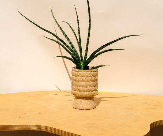 Small Pedestal Planter Desert Sands 13